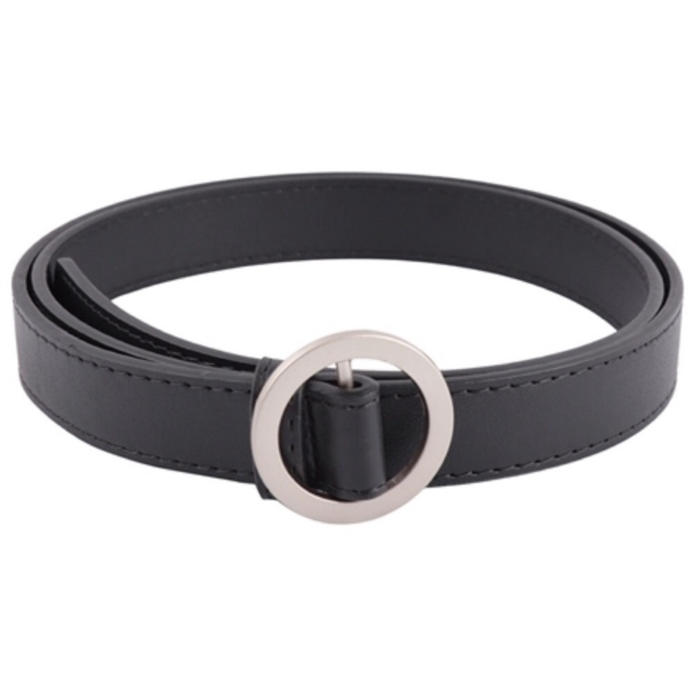 ✨✨NWT Silver Buckle Faux Leather Belt